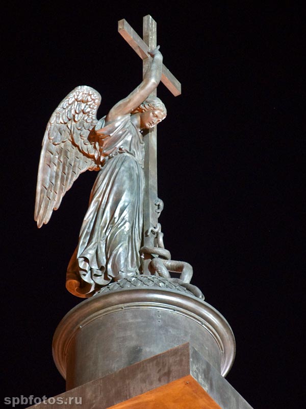 Ангел на Александровской колонне