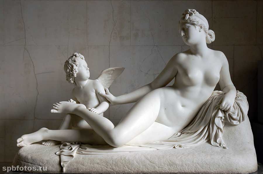 Афродита (Венера) и Амур