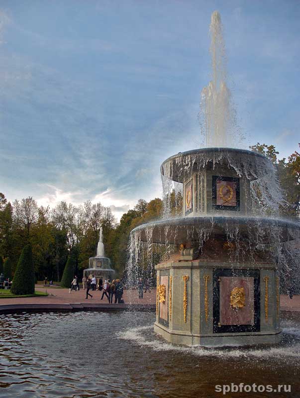 Римские фонтаны в Петергофе